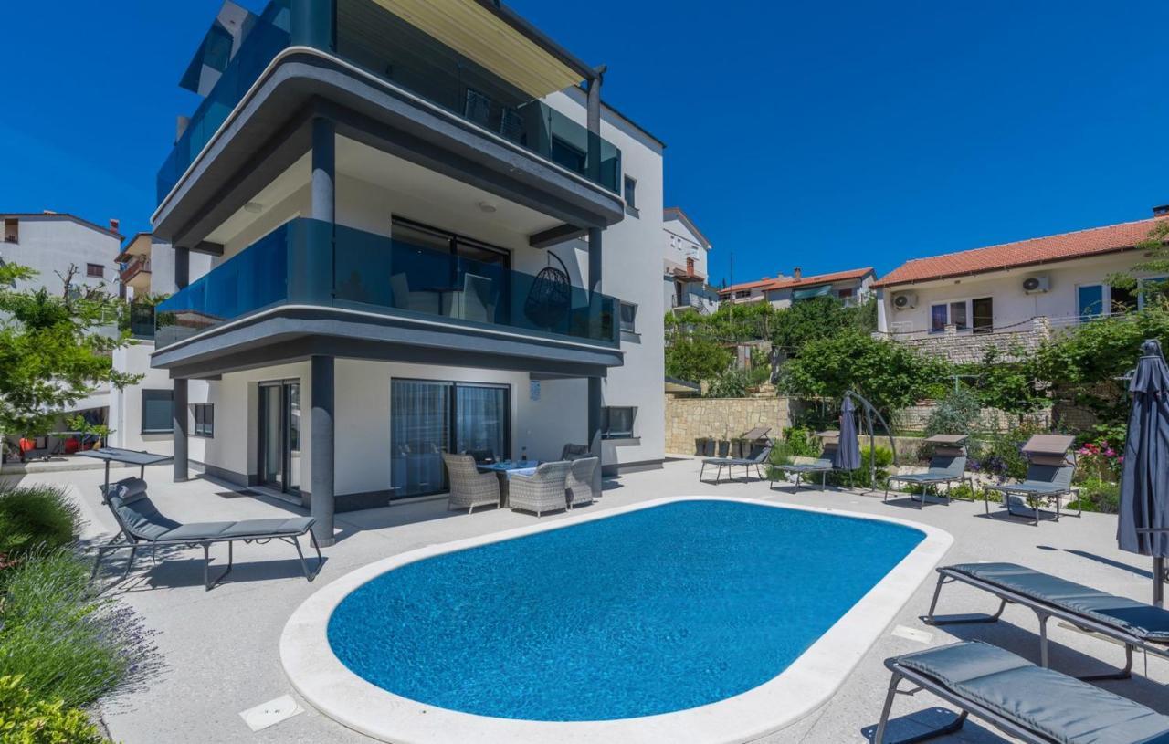 Modern Apartments With Shared Pool Near The Sea プーラ エクステリア 写真