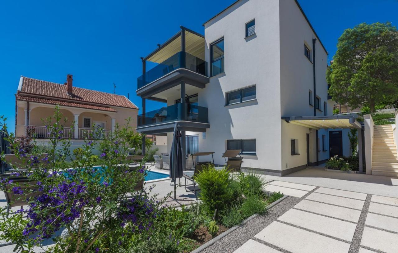 Modern Apartments With Shared Pool Near The Sea プーラ エクステリア 写真