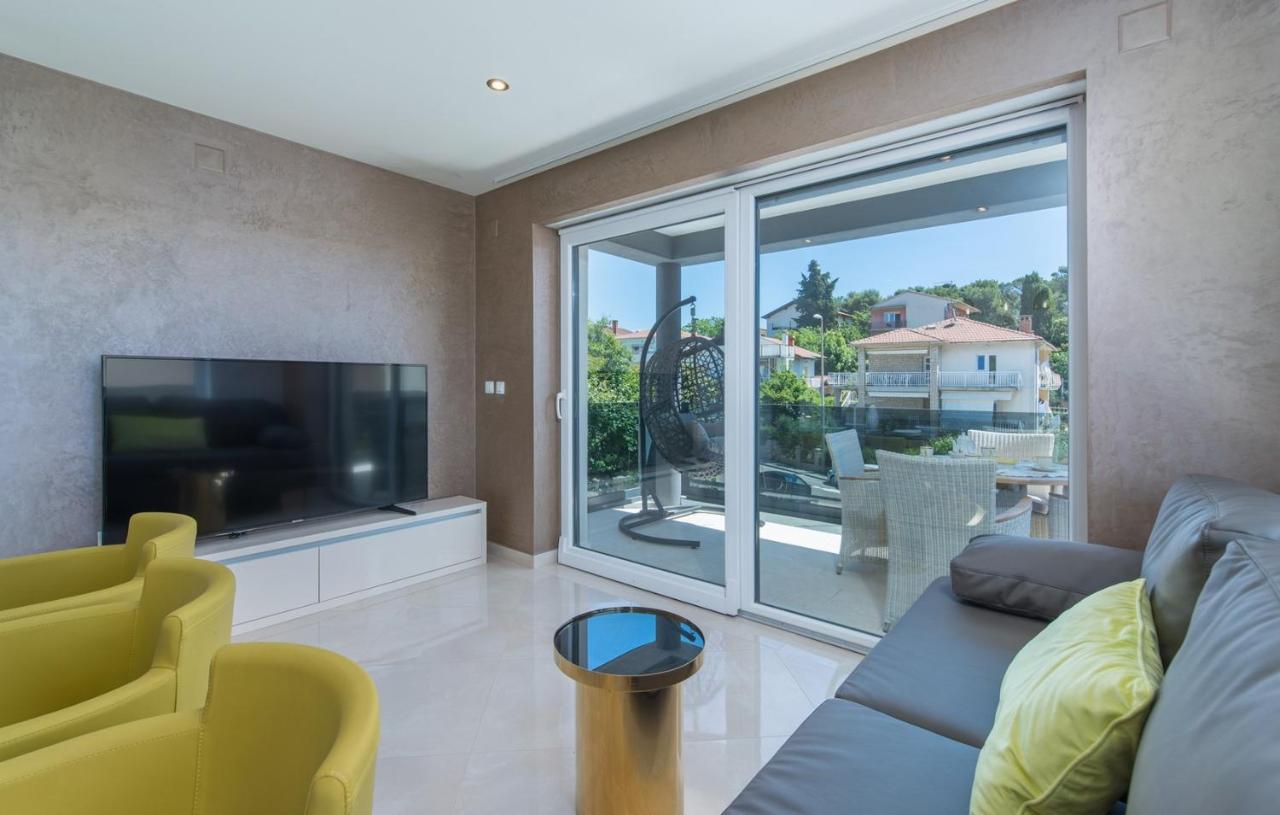 Modern Apartments With Shared Pool Near The Sea プーラ エクステリア 写真