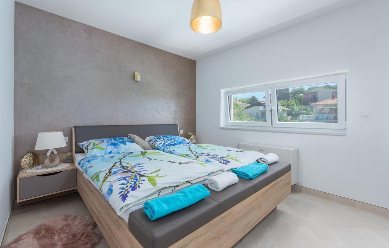 Modern Apartments With Shared Pool Near The Sea プーラ エクステリア 写真
