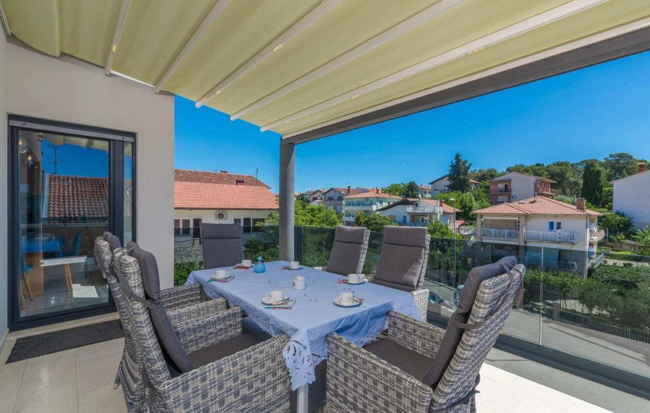 Modern Apartments With Shared Pool Near The Sea プーラ エクステリア 写真