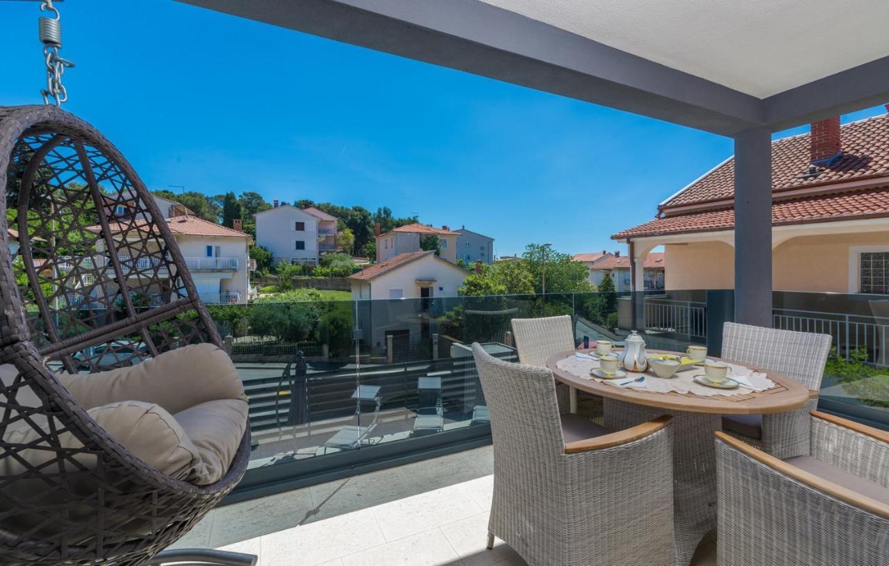 Modern Apartments With Shared Pool Near The Sea プーラ エクステリア 写真